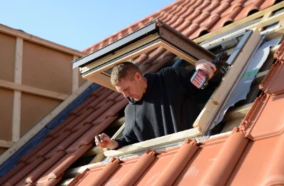 Pose de fenêtres de toit Velux à Pretin